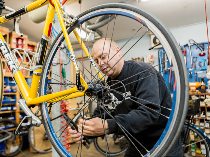 Barnestole, cykelhjelme og kurve udlejes sammen med kvalitetscykler på Bornholm