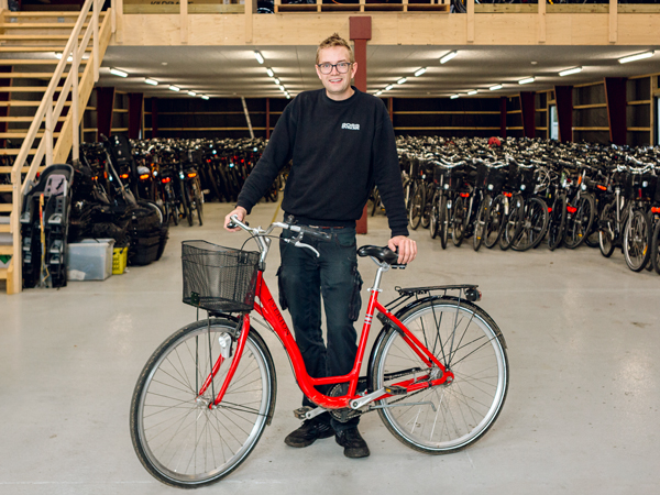 dødbringende farmaceut frakke Home - Boss Cykler Bornholm – Cykeludlejning – Cykelhandler – Cykelværksted  – citybikes, ladcykler, racercykler & elcykler